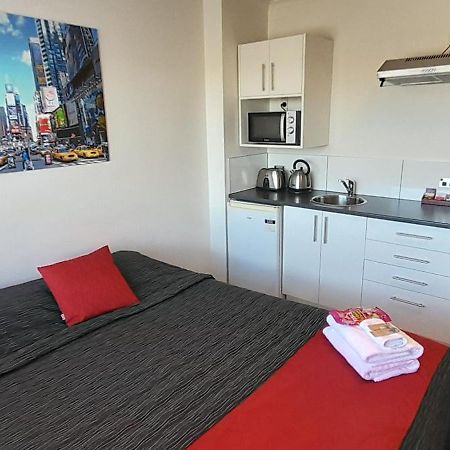 The Hibernian Studio Apartments - 4 Latter Street Тимару Екстериор снимка
