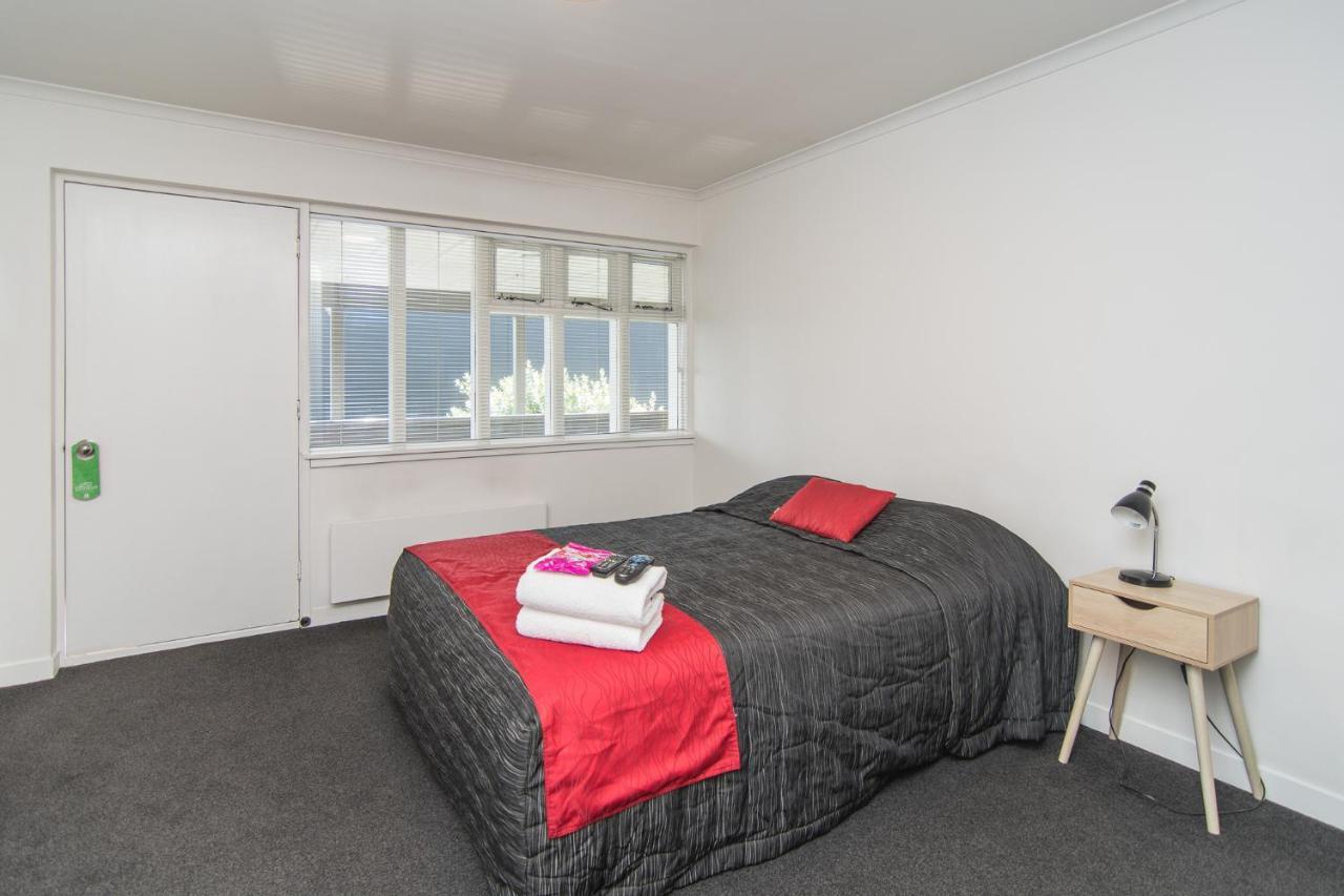 The Hibernian Studio Apartments - 4 Latter Street Тимару Екстериор снимка